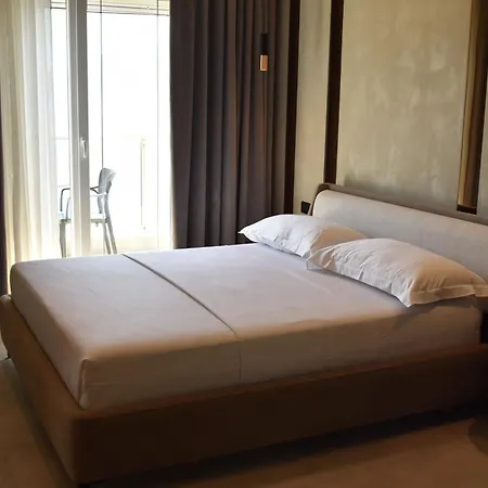 Nuna Hotell Radhimë